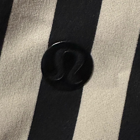 Lululemon Water: Surf Short (2") Reversible - Picture 14 of 14